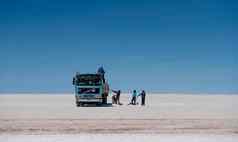 玻利维亚10月工人收集盐盐公寓