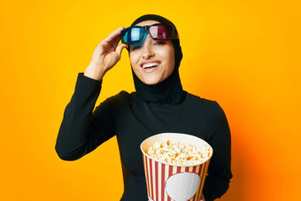 阿拉伯女人眼镜娱乐情绪种族模型