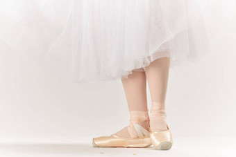 芭蕾<strong>舞鞋</strong>子摆姿势时尚锻炼跳舞孤立的背景
