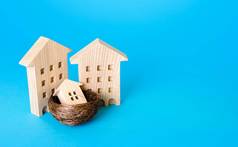 比喻建筑父母婴儿房子巢比喻育儿监护孩子们社会程序刺激建设购买真正的房地产年轻的家庭