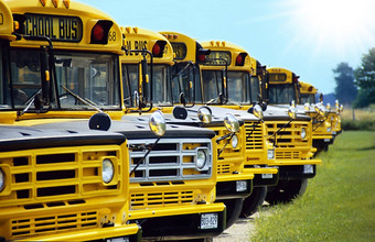 学校公共汽车