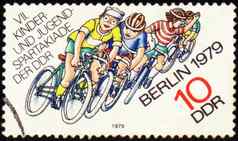 集团年轻的骑自行车的人帖子邮票