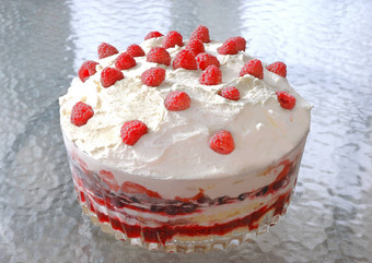 树莓蛋糕新鲜的树莓