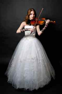 女孩白色衣服小提琴