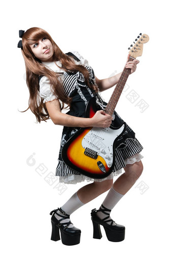动漫真人秀女孩黑色的衣服吉他