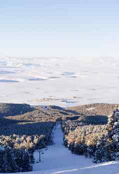 黑色的滑雪路线萨里卡米斯