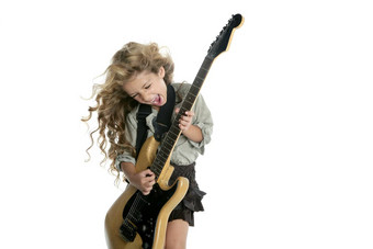 金发碧眼的女孩玩电吉他硬核风头发