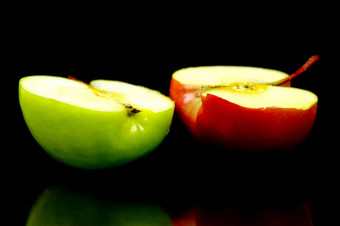 红色的绿色<strong>苹果</strong>
