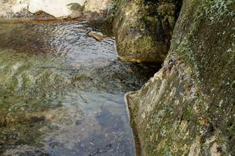 流出渠道