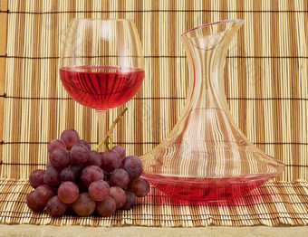 生活玻璃水瓶杯状葡萄
