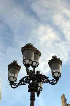 维多利亚时代城市路灯