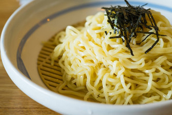 冷面条扎鲁荞麦日本食物风格