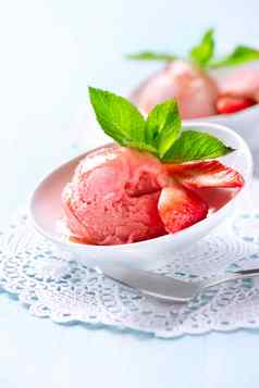 冰奶油草莓自制的冰淇淋独家新闻