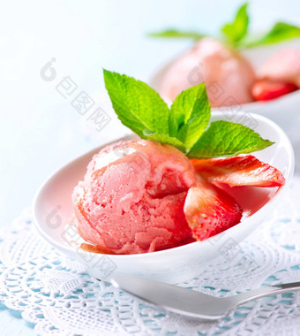 冰奶油<strong>草莓</strong>自制的<strong>冰淇淋</strong>独家新闻
