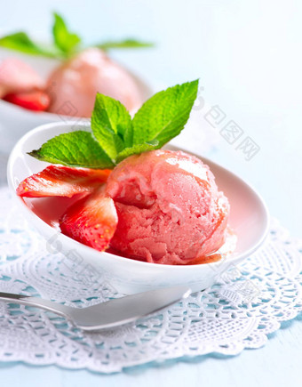 冰奶油草莓自制的冰淇淋独家新闻
