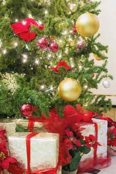圣诞节树装饰包装礼物