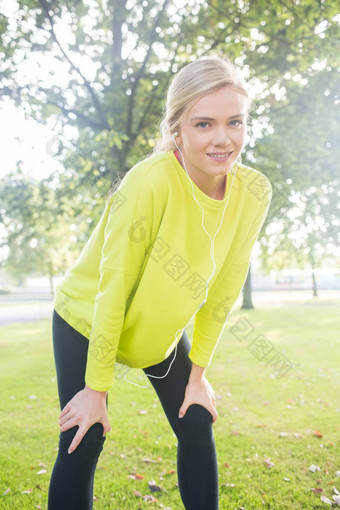 活跃的微笑金发女郎暂<strong>停运</strong>行