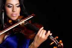 女人玩小提琴