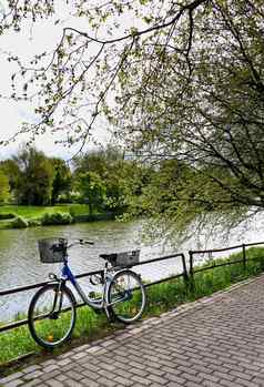 自行车河畔