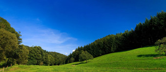 苏美尔景观德国wiht蓝色的天空山