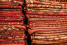 明亮的油漆摩洛哥柏柏尔人的地毯