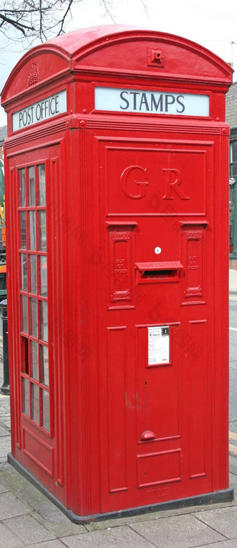 结合红色的电话盒子帖子盒子
