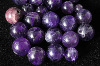护身符紫水晶石头