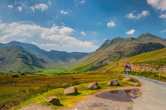 陡峭的路伟大的langdale谷英格兰Hdr图像