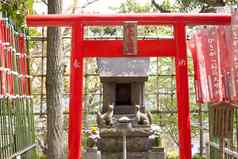 红色的门神社日本
