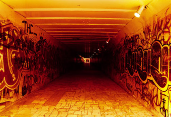 隧道地狱