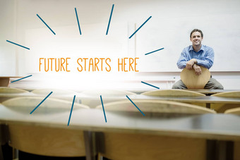 未来开始讲师坐着讲座大厅