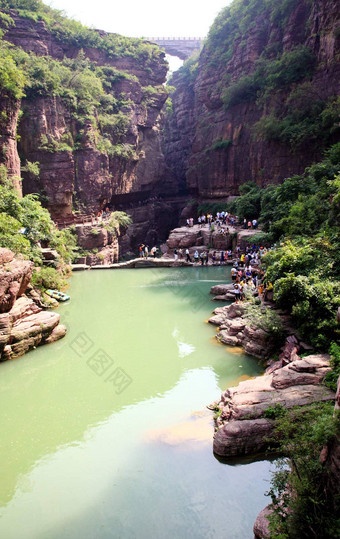 水瀑布级联yun-tai山中国