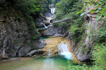 水瀑布级联yun-tai山中国