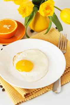 炒鸡蛋橙子早餐