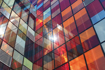 染色玻璃墙