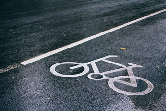 自行车标志路雨