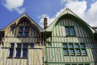 中世纪的木架租房子