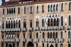 威尼斯精致的古董建筑运河大