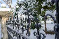 雪栅栏