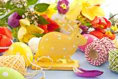 复活节兔子色彩斑斓的花
