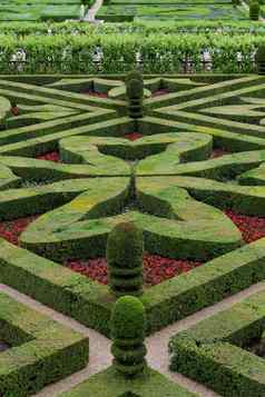 灿烂的装饰花园城堡法国