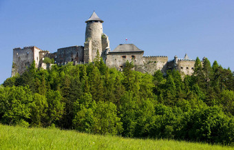 正在尝试卢博夫纳城堡斯洛伐克