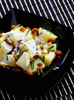 土豆沙拉蘑菇莳萝沙拉酱