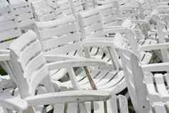 白色椅子集团
