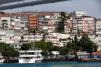 伊斯坦布尔巡<strong>航海</strong>峡横跨博斯普鲁斯海峡