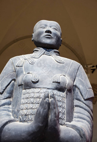 东方雕像