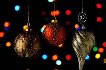 图像圣诞节饰品挂色彩斑斓的背景