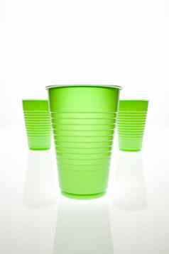 绿色塑料杯