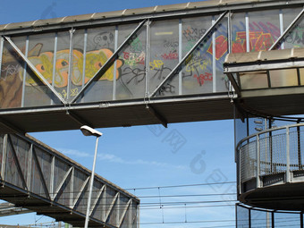 桥涂鸦