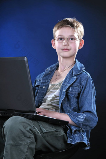 男孩电脑